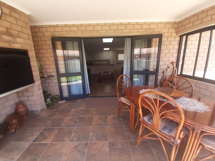 3 Bedroom Property for Sale in Paradise Beach Eastern Cape